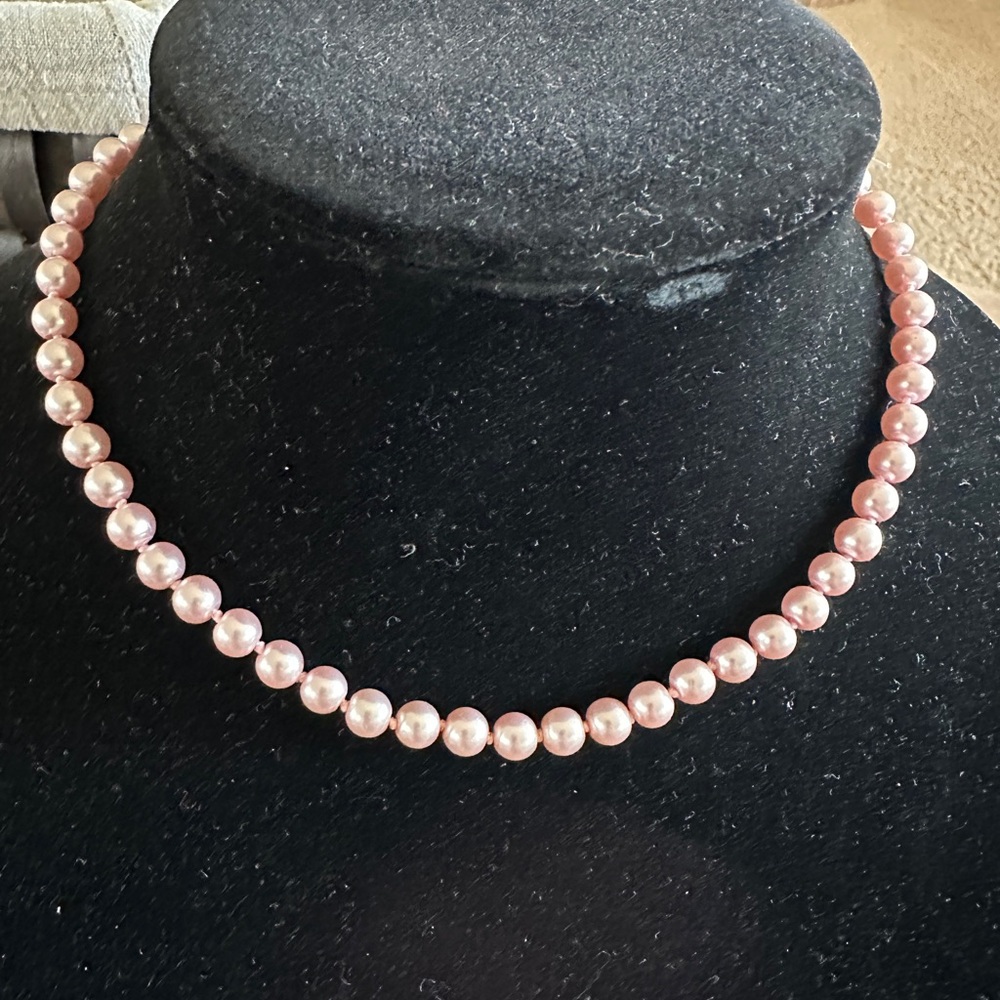 Vintage KissAKA light pink pearl knotted necklace